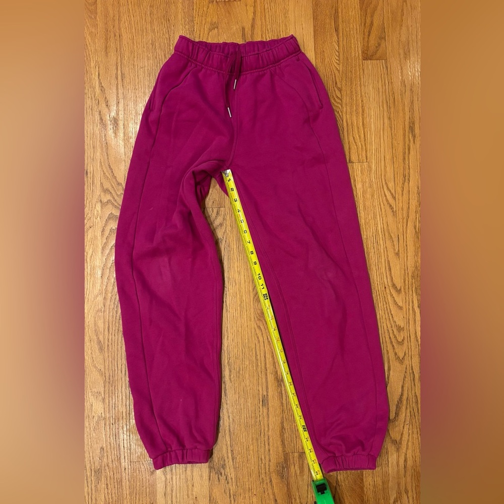Lululemon Scuba Mid-Rise Oversized Jogger *Regular
Ripened Raspberry size XXS - Picture 10 of 14
